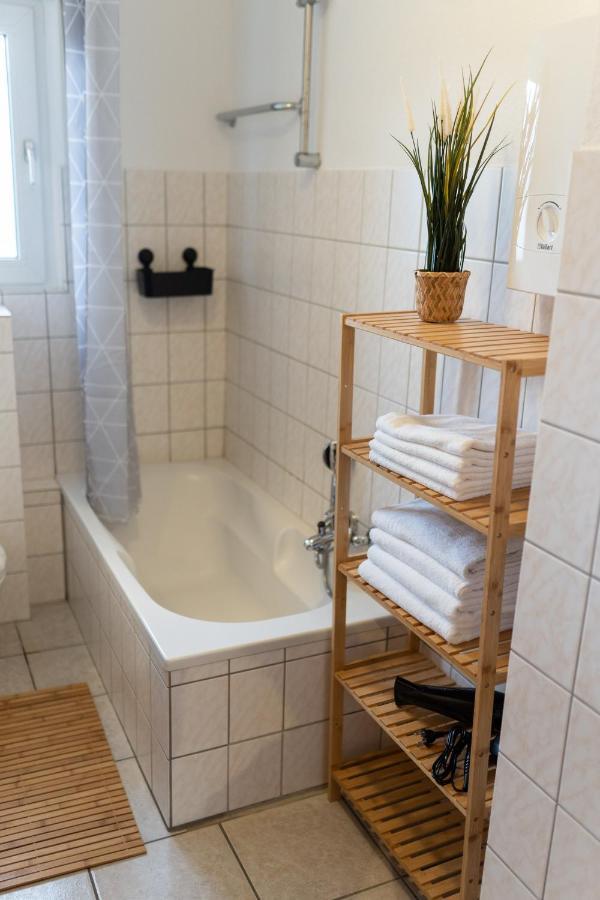 Apart63-modern-3room I Smart Tv I Free Parking I Free Wifi